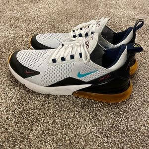 Mens Nike Air 270s